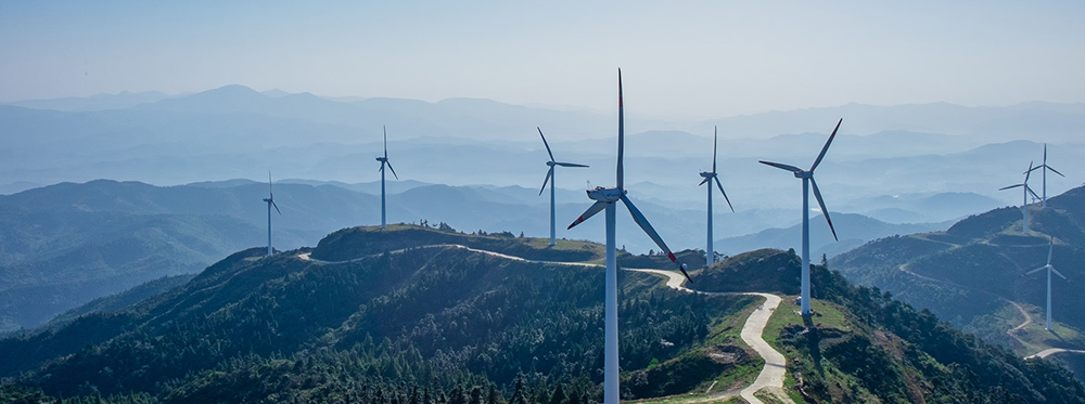 1731287977698704.jpg 攝圖網(wǎng)_501284086_山頂風(fēng)力發(fā)電廠(非企業(yè)商用).jpg